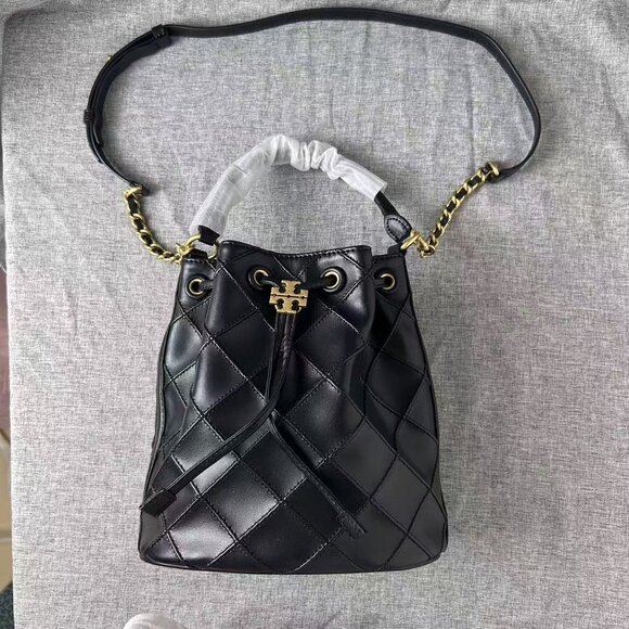 NEW Tory Burch FLEMING SOFT BUCKET BAG In Black - Picture 6 of 13